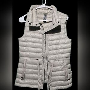 Noize Light Gray Quilted Vest Size XS 18 PTP EUC